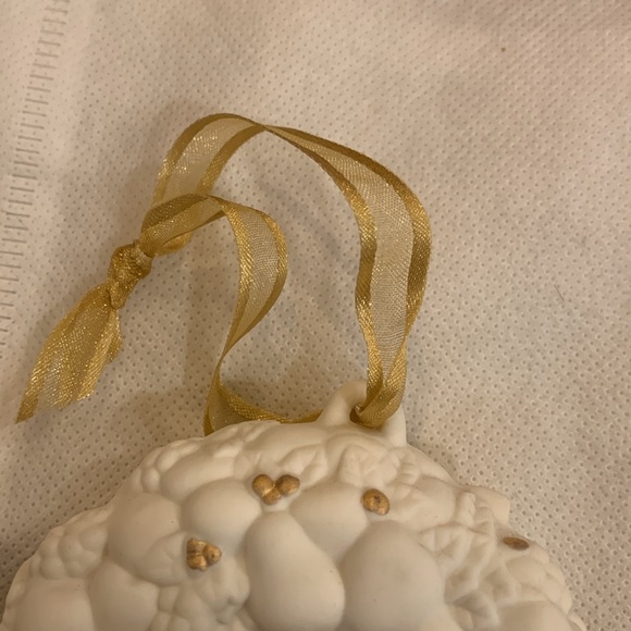 Wedgwood Christmas tree ornament in box wreath - Picture 9 of 9